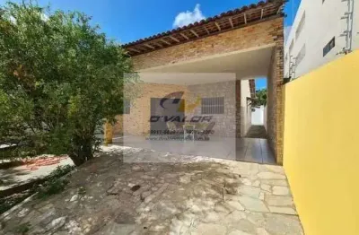 Vendo casa com 200m², 4 quartos s/ 4 suítes, sala p/ 2 ambientes e 2 vagas