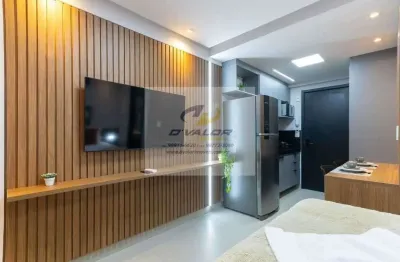 Vendo flat, mobiliado, com sacada, 21 m² e vaga de garagem rotativa