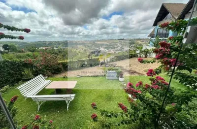 Vendo lindo chalé com área total de 518 m², espaço gourmet e 3 vagas