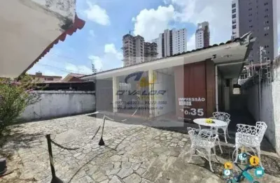 Vendo casa com 217 m², 4 quartos s/ 2 suítes + dce, sala p/ 2 ambientes e 3 vagas