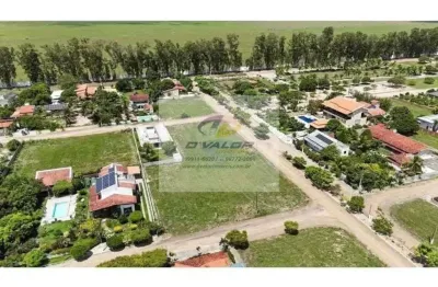Vende-se terreno  em condomínio fechado, country, com 750 m2