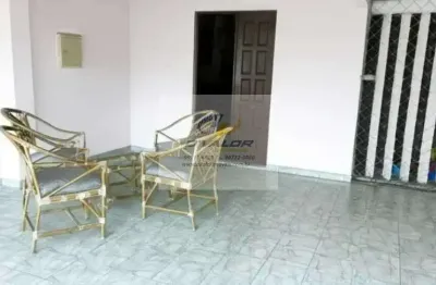 Vendo casa 300m² (terreno 10x30), 03 quartos (sendo 01 suíte), 02 vagas de garagem.