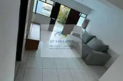 Vendo casa 225m², 05 quartos (sendo 02 suítes), 04 vagas de garagem.