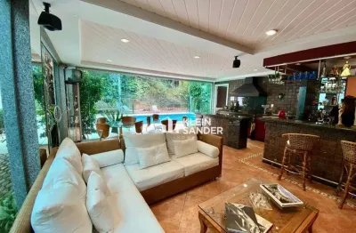 Casa com 3 dormitórios à venda, 436 m² por r$ 2.900.000,00 - centro - nova friburgo/rj