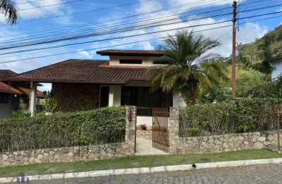 Casa com 3 dormitórios à venda, 307 m² por r$ 1.160.000,00 - vale dos pinheiros - nova friburgo/rj