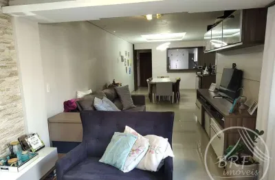 Vendo apartamento térrio tipo casa, em balneário etreito fpolis sc