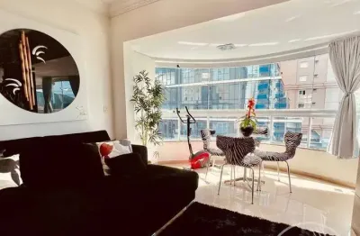 Raridade em balneário camboriú – um por andar, 50m da praia, 3 suítes!