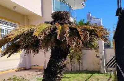 Ampla casa de 2 pavimentos  4 dormitórios (suíte) no balneário do estreito