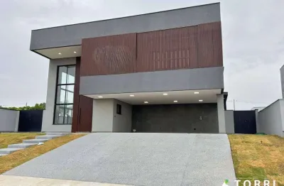 Casa com piscina e suíte a venda no residencial saint patrick em sorocaba/sp