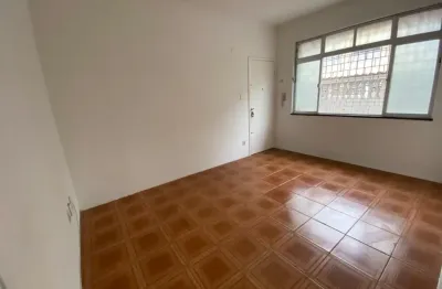 Locação na pompéia em santos, 3 quartos com 2 banheiros e garagem coletiva