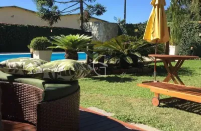 Casa em condomínio fechado no costa e silva que analisa permuta por imóvel de menor valor!!!