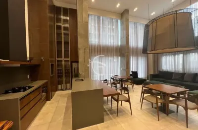 Um apartamento que reúne uma localização extraordinária, andar alto e uma planta sensacional!