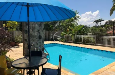 Casa com 6 quartos à venda no América, Joinville 