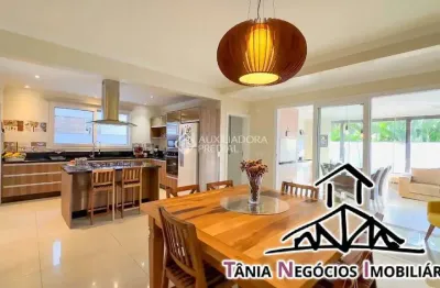 Linda residência alto padrão 4 dormitorios beira mar morro das pedras
