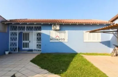 Casa com 3 dormitorios uma suite e 110m² de area privativa, amplo patio. bairro harmonia, canoas.