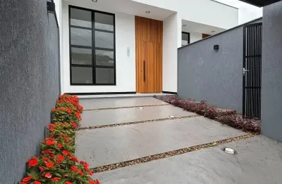 Casa com 3 dormitórios a venda no bairro iririú pronta para morar