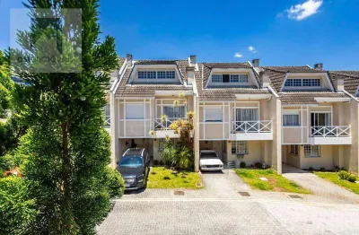 Sobrado triplex, 3 quartos, suíte, lareira, piscina, churrasqueira - condomínio villa julia - portão