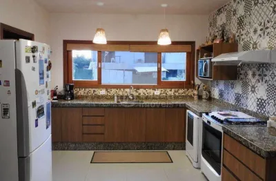 Casa com 3 dormitórios para alugar, 312 m² por R$ 14.980,00/mês - Dos Medeiros - Jundiaí/SP