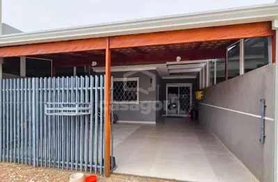Casa 2 quartos com cozinha planejada e garagem coberta  gralha azul