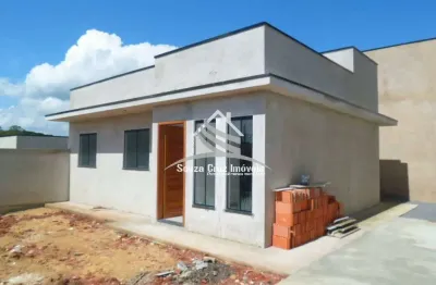 Casa com 03 dormitórios - terreno de frente para rua asfaltada