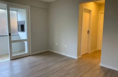 Apartamento com 2 quartos à venda na rua doutor karl wilhelm schinke, 688, rondônia, novo hamburgo por r$ 240.000