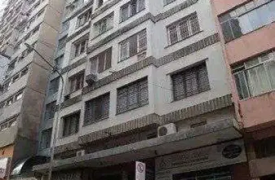 Apartamento no centro histórico ,2 dormitórios,desocupado