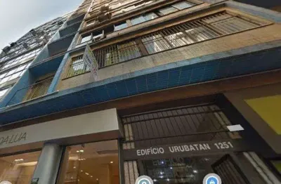 Oportunidade sala comercial centro frente andar alto, preço atrativo.