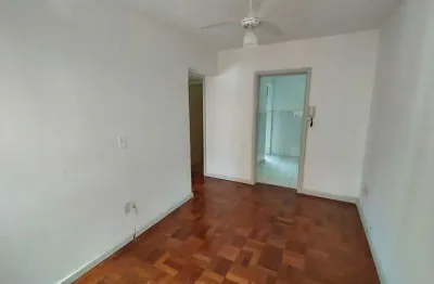 Apartamento com 2 quartos para alugar na Auxiliadora, Porto Alegre 