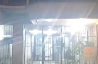 Sala comercial com 1 sala para alugar no Menino Deus, Porto Alegre 