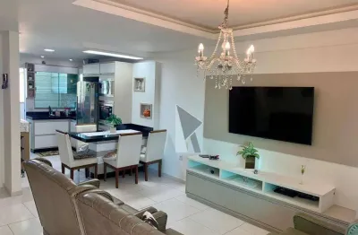 Lindo apartamento no centro de navegantes à 200 metros do mar!