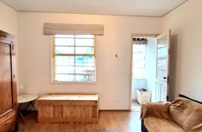 Casa sobreposta alta, 2 dormitórios, 1 suíte, 2 banheiros, venda em santos, boqueirão,