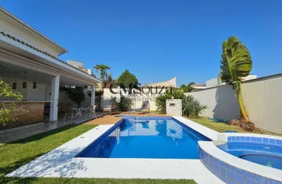 Casa à venda com 4 suítes e 330m², no condomínio alphaville imbuias, vivendas do arvoredo