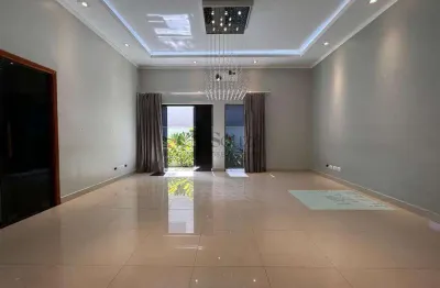 Casa para venda no Jardim Alcântara – 274,21m² – 3 quartos (2 suítes) – Piscina – Região da Nova Prochet, Londrina