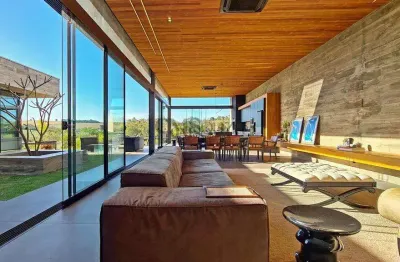 Casa para venda e locação no Condomínio Estância Santa Paula – 4 suítes, 461m², terreno de 2.085m² – Londrina