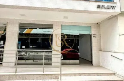 Sala comercial disponível para locação anual na meia praia