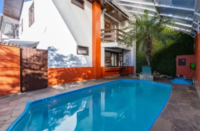 Sobrado triplex totalmente mobiliado, 3 quartos, 1 suíte, ático, piscina aquecida, 3 vagas, atuba - curitiba/pr