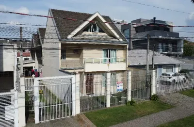 Sobrado triplex no água verde, 3 quartos e 3 suítes e com 2 vagas