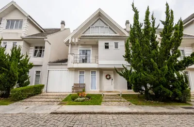 Triplex com 5 quartos, sendo 1 suite master e 4 demi-suítes, com 282 m² no jardim social - curitiba-pr