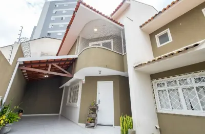 Sobrado triplex em condominio, 3 quartos, suíte, 2 vagas,  tingui - curitiba/pr 