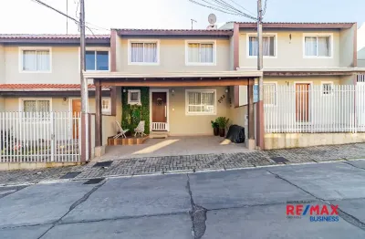 Sobrado em condomínio a venda no xaxim, 2 quartos, closet e ampla área gourmet