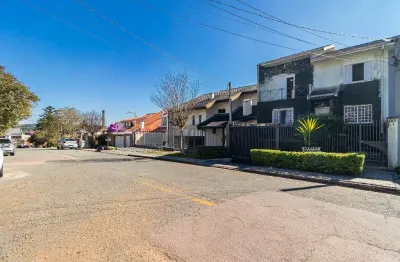 Sobrado com 3 quartos, com muito espaço, ahú - curitiba/paraná.