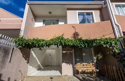 Sobrado duplex a venda com 100m2, sendo 3 quartos no santa cândida