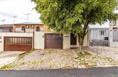 Sobrado para locação 03 dormitórios sendo 02 suítes - 218m² tarumã