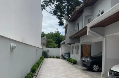 Triplex com 5 quartos em condomínio compacto – bacacheri – curitiba