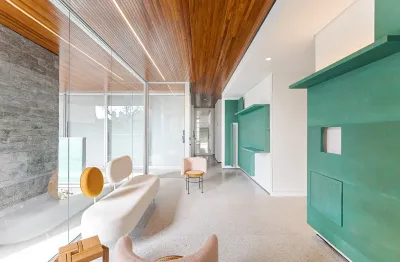 Apartamento, com 02 suítes, 02 vagas, no Bigorrilho, esperando seu 1º morador.