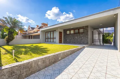 Casa Térrea à Venda no Vista Alegre com 290 m² e Amplo Terreno de 492 m²