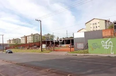 Excelente terreno de esquina na avenida piquiri, próximo a comércios e residencias. excelente oportunidade de investimento.  -  cascavel