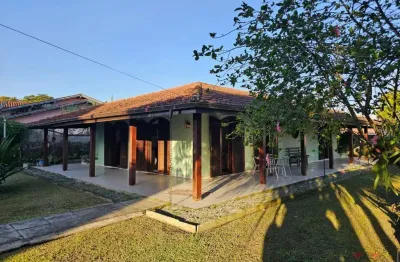 Centro - terreno amplo com 1162 m2 com casa avenaria averbada de 156,56 m2