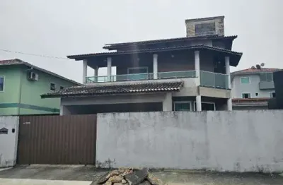 Iririu - sobrado excelente padrão com 1 suite master + 2 dorm. 2 vagas