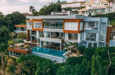 Excelente investimento - linda  mansão à beira-mar no bairro cacupé.